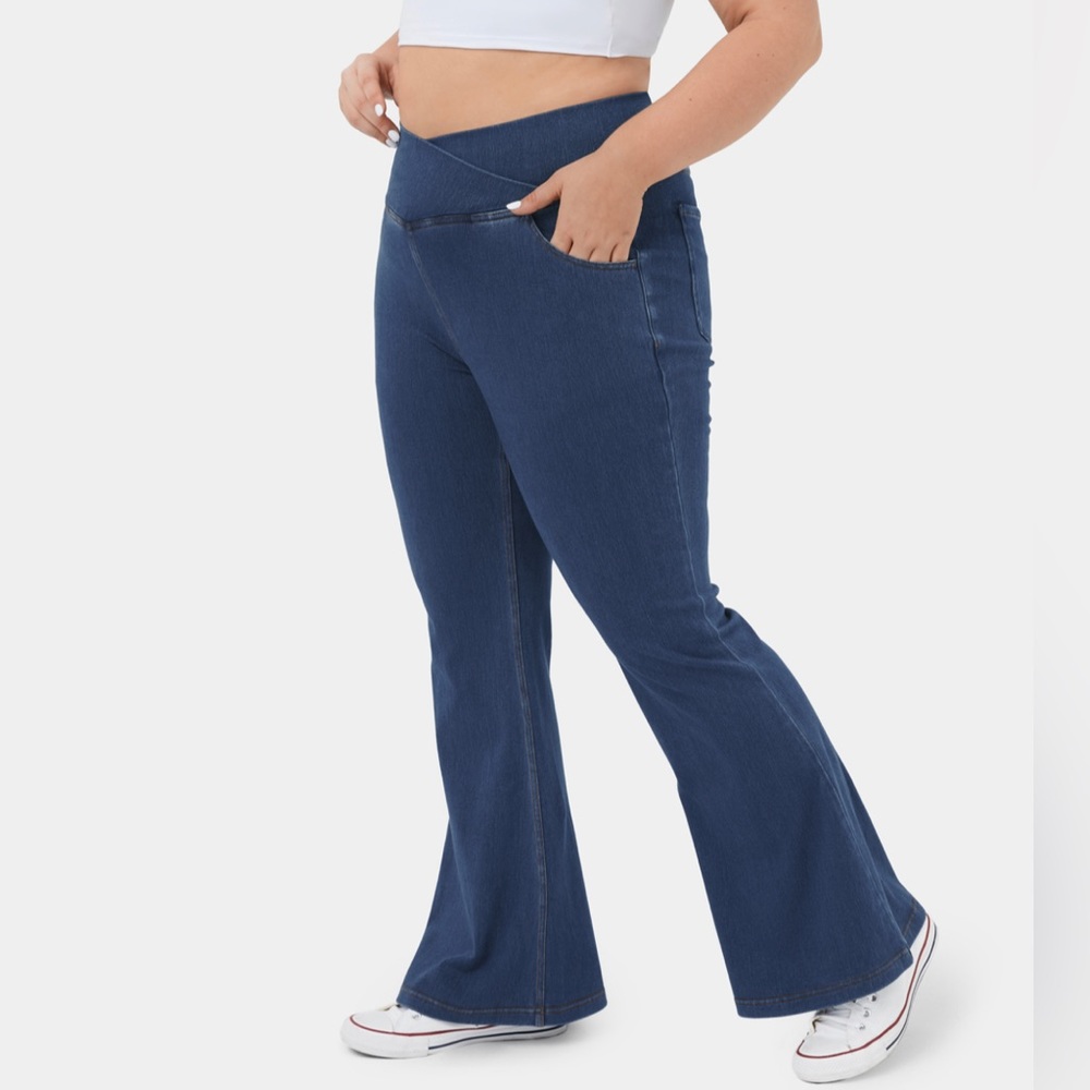 Halara Magic High Waisted, Crossover, Pocket, Flare Pants Plus Size - 1X - Picture 3 of 3